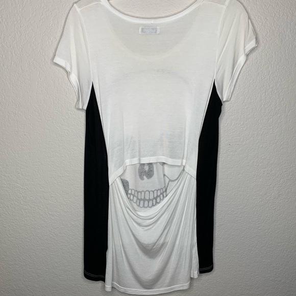 Lauren Moshi Skull Color Block Split Back Tee - Picture 5 of 7